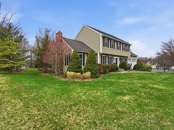 3rd image of 22 Hilltop Farm Rd