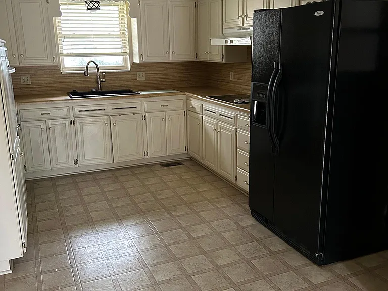 3124 Tudor Rd — Photo 5
