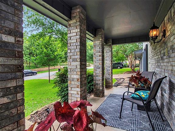 3rd image of 2218 Shadywood Ct