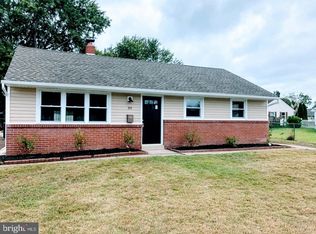 35 Midway Ln, Bellmawr, NJ 08031