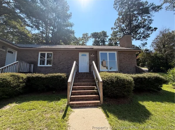 529 Coronation Dr, Fayetteville, NC 28311
