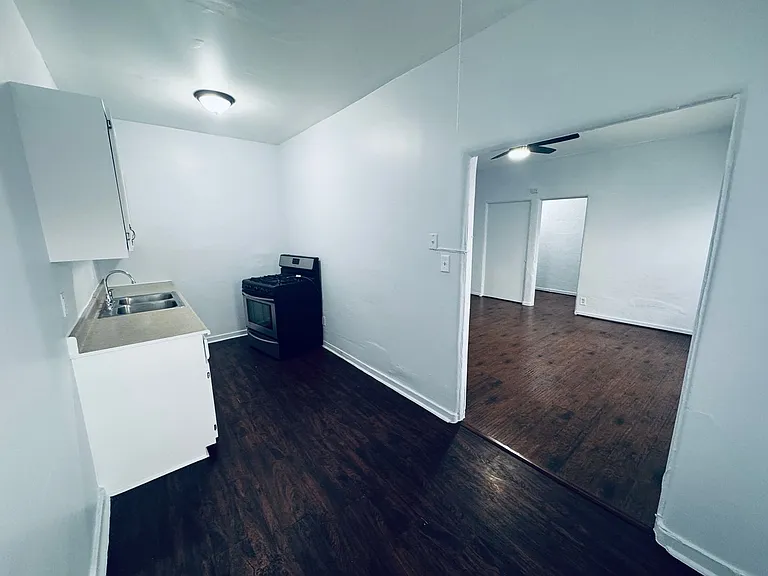 209 W Elk Ave — Photo 8