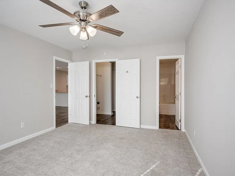 1216 Longpoint Dr — Photo 11