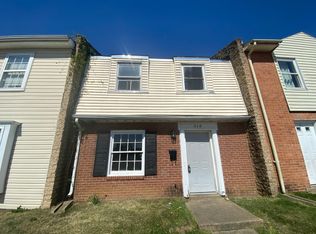 414 Chadwick Ct, Fredericksburg, VA 22401