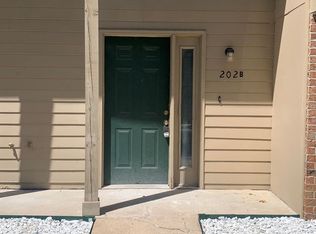 202 NW Market Pl UNIT B, Lees Summit, MO 64063