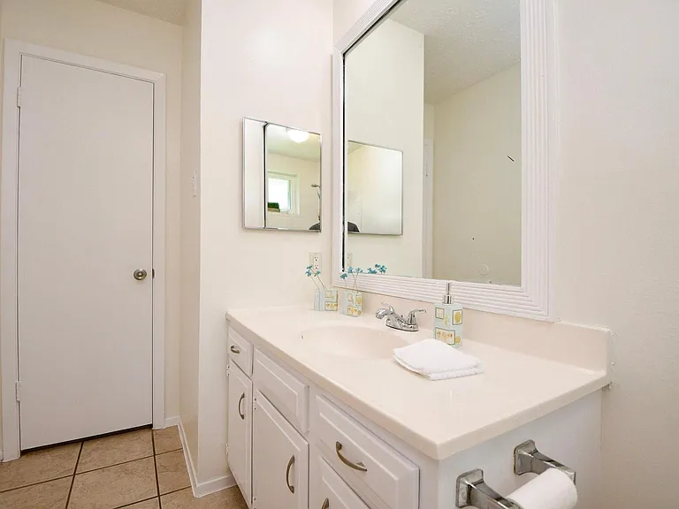 16823 Cobble Ridge Dr — Photo 36