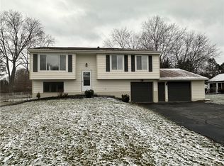148 Stockton Ln, Rochester, NY 14625
