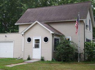 330 Lake St, Scandinavia, WI 54977