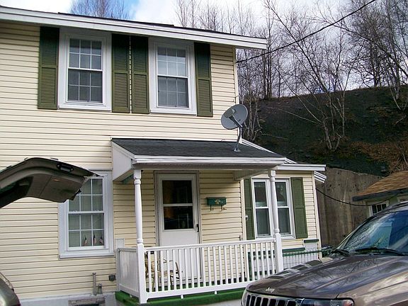 2nd image of 535 E Lloyd St
