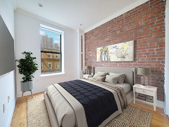 4th image of 440 W 47th St #4H