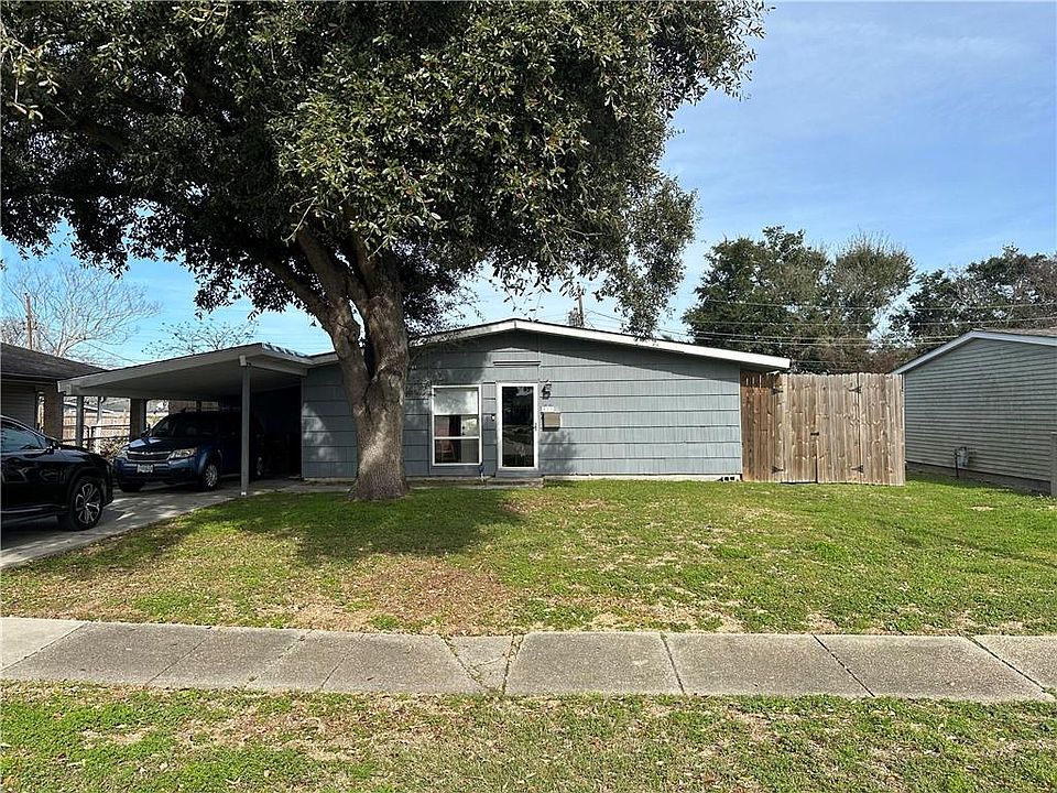 1st image of 427 Bluebonnet St