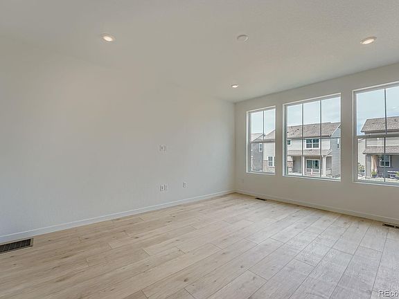2nd image of 687 N Deer Park Street
