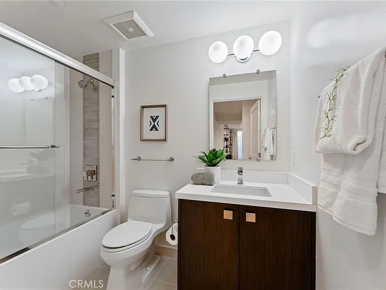 118 N Kings Rd #201 — Photo 7