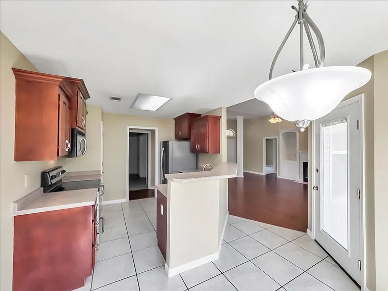 331 Amanda Dr — Photo 28