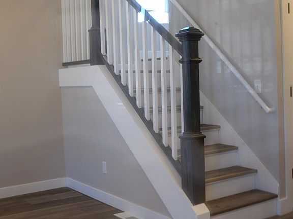 3rd image of 2463 Townsend St