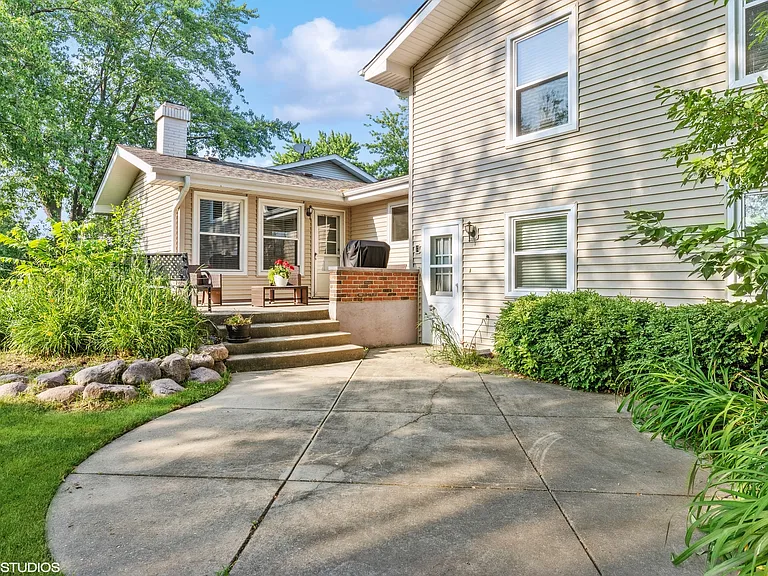 1400 Meyer Rd — Photo 22