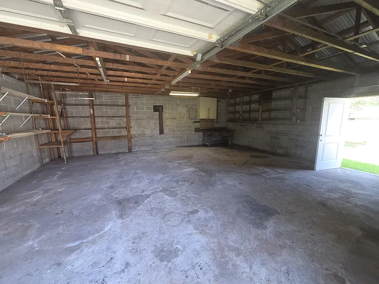 896 Pauline St — Photo 16