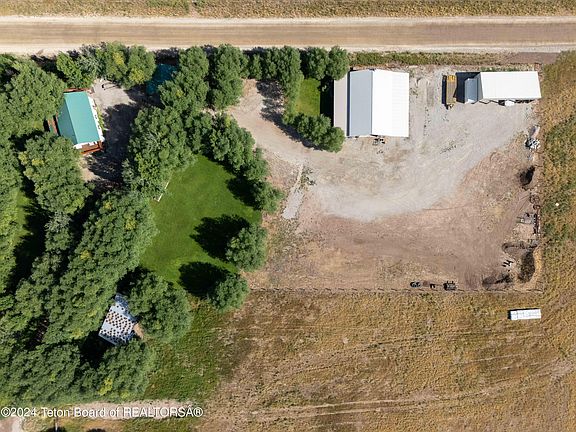 3rd image of 141 County Road 184