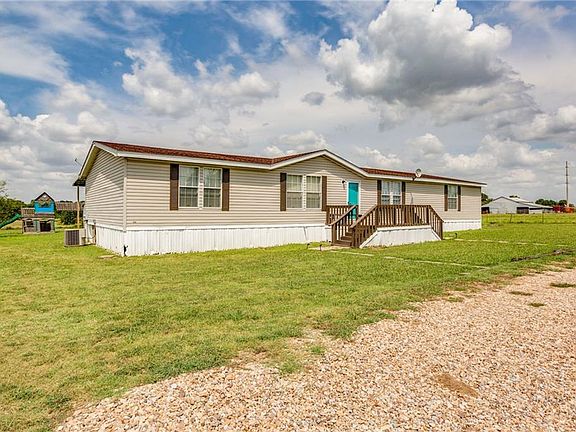3rd image of 692 County Road 4125