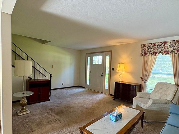3rd image of 103 Freedom Ct