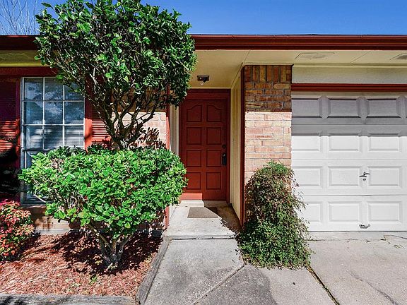Inviting front entry.
