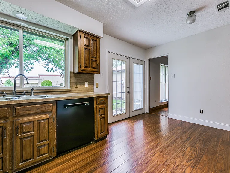 1607 Heather Glen Ct — Photo 16