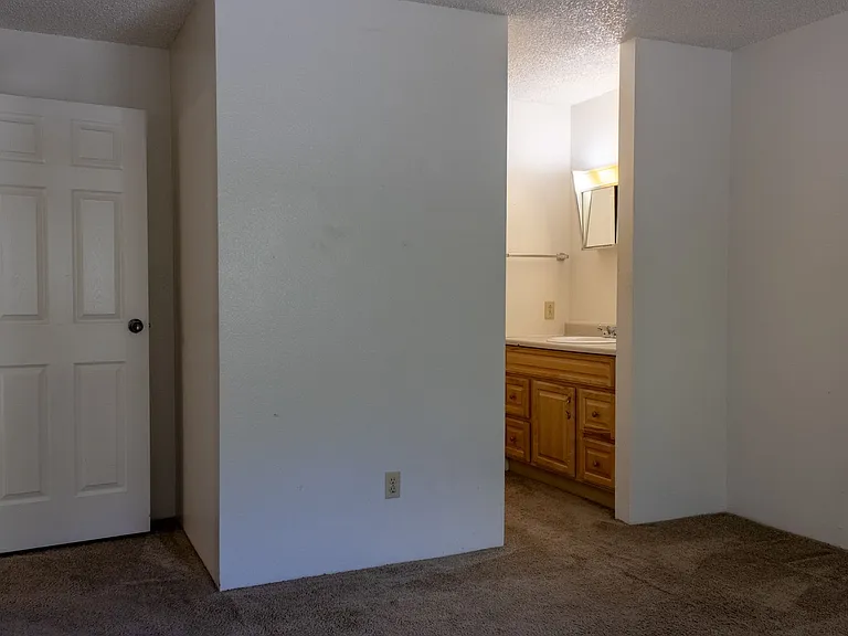 Big Horn Apartments — Photo 10
