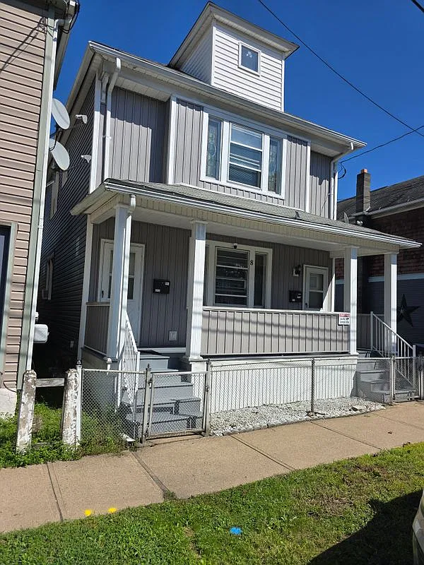 5 bed, 2.0 bath, 1596 sqft, $1,400 — Photo 1