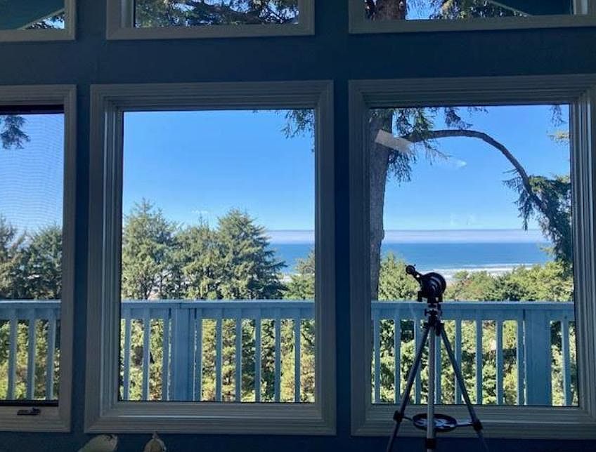 Main living area with a telescope to capture nature's finest!