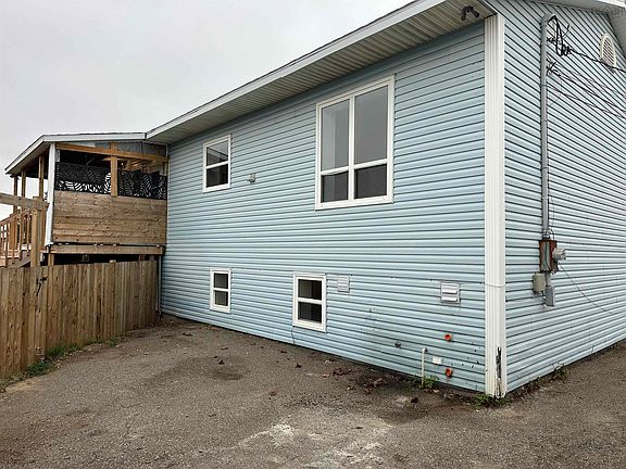 3rd image of 14 Crescent Dr