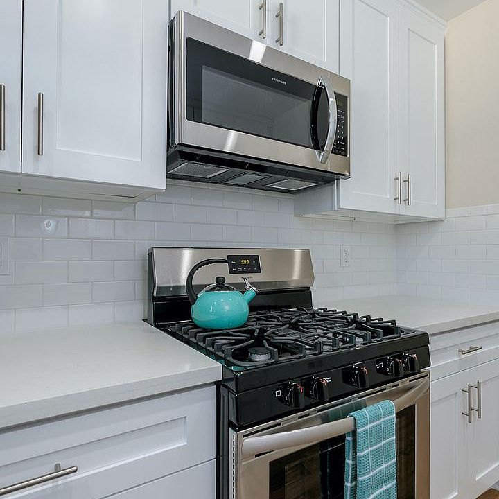 1st image of 1001 W Huntington Dr APT B