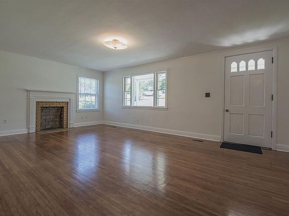 3rd image of 412 W Lehman St