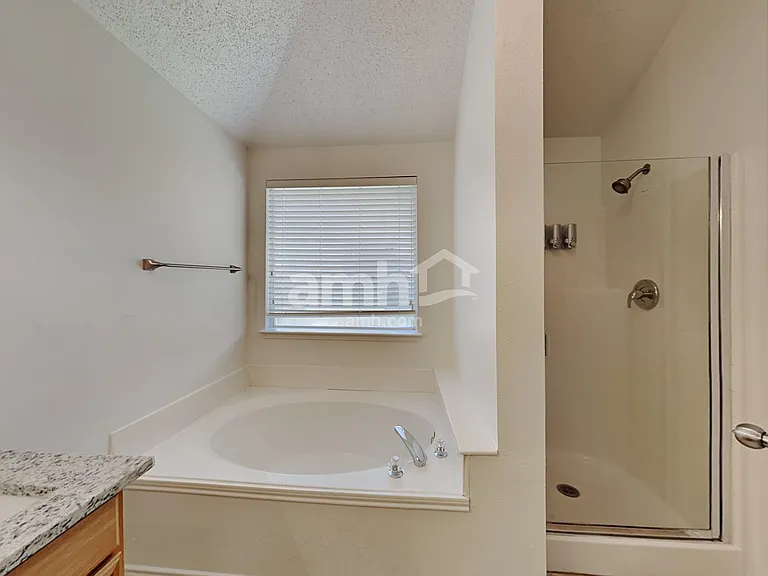 609 Crystal Brook Dr — Photo 12
