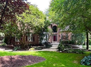 808 Wild Ginger Rd, Sugar Grove, IL 60554