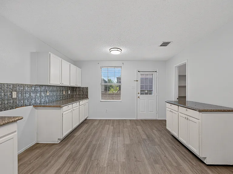5416 Temecula Rd — Photo 10