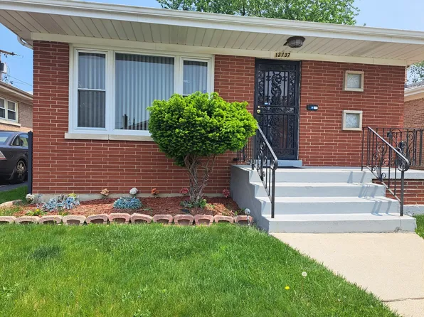 12737 S May St, Calumet Park, IL 60827