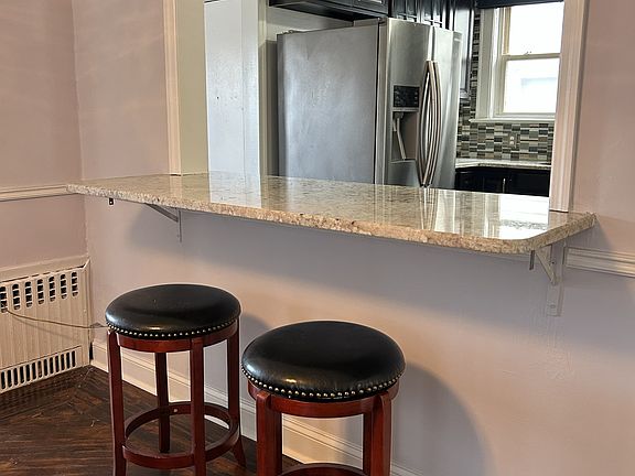 3rd image of 85 Manchester Pl Floor 2