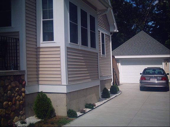 Detached Garage