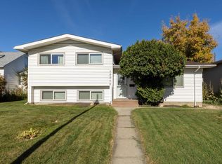 15216 86th Ave NW, Edmonton, AB T5R 4C3
