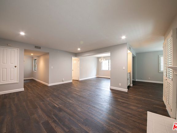 4th image of 21650 Burbank Blvd Unit 122