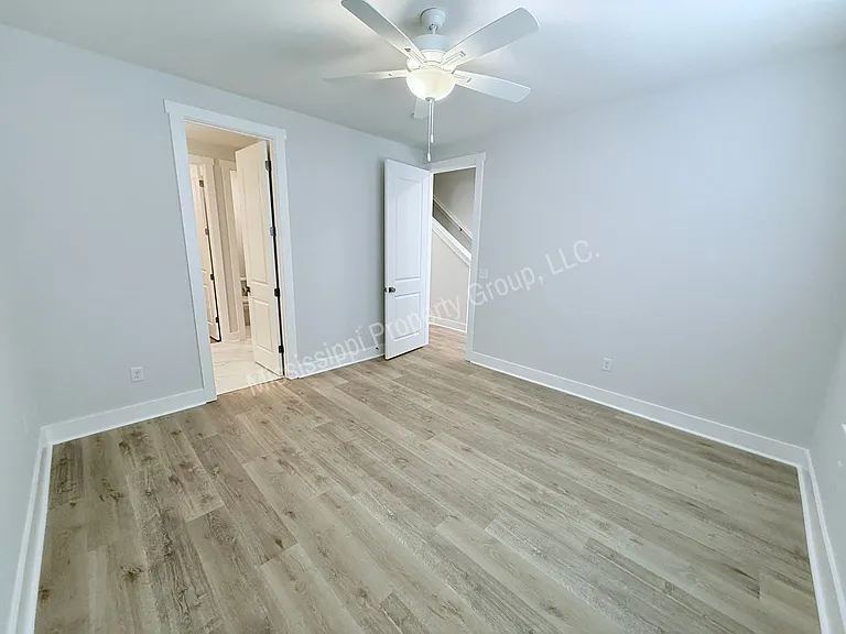 613 Miramar Ln — Photo 11