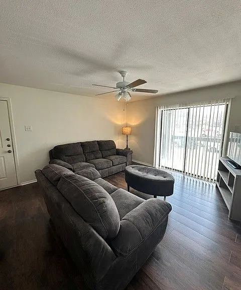 218 N Texas Blvd #201 — Photo 1