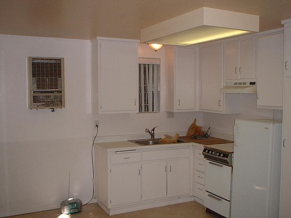 4th image of 430 S Venice Blvd APT C