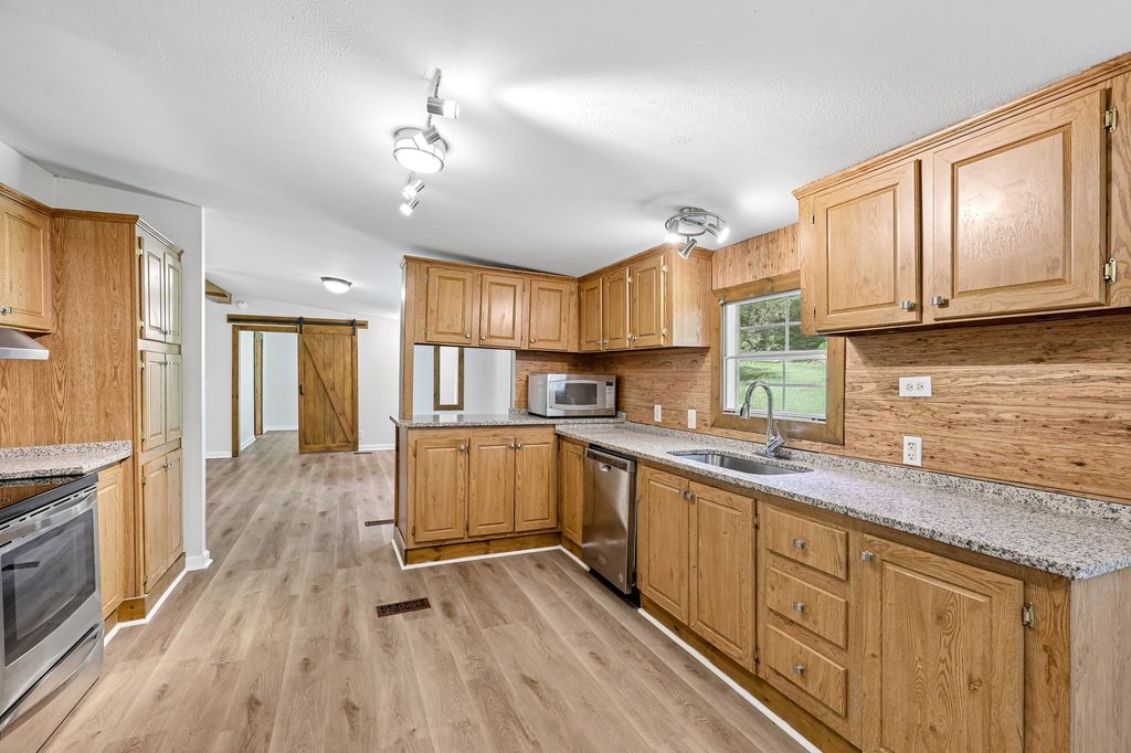 530 N Fork Rd, Charlotte, TN - View 5