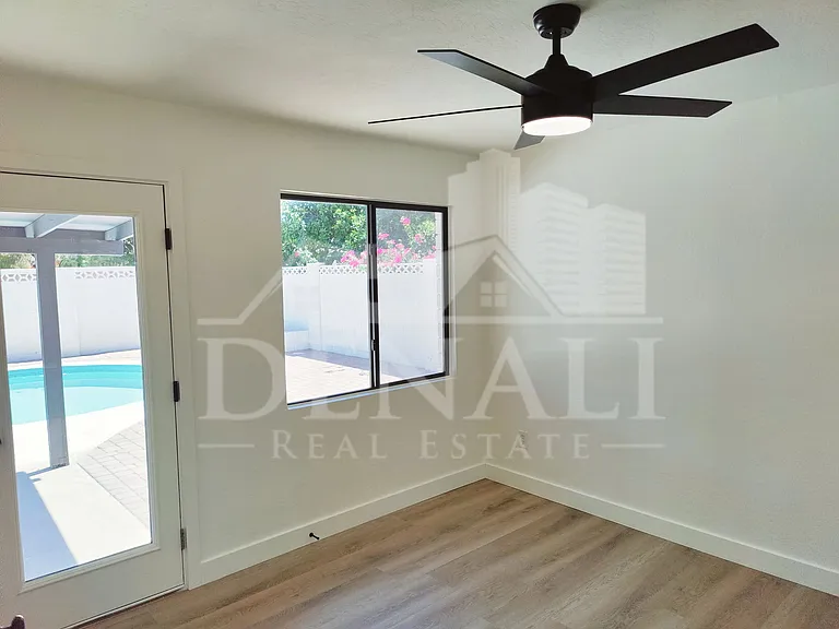 7321 E Coronado Rd — Photo 7