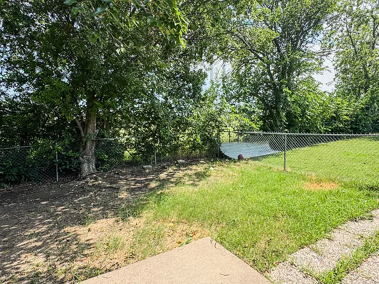 3016 Eastland Ave — Photo 20