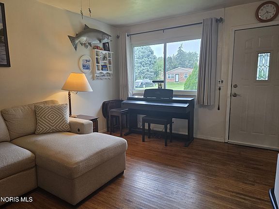 5th image of 1833 Welker Ave