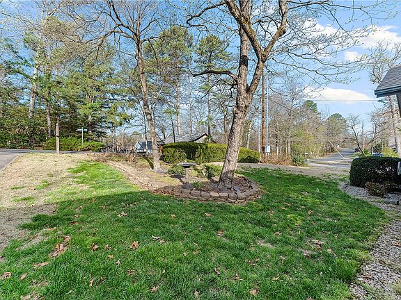 3rd image of 22 Lavendon Circle Dr