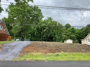 228 W Cherry St, Marion, VA 24354