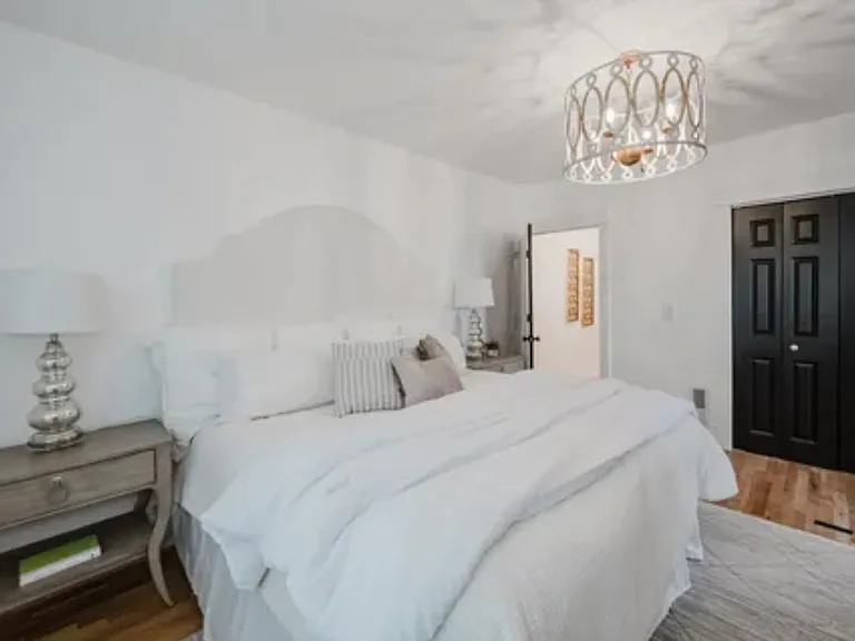 Crest Dr — Photo 12